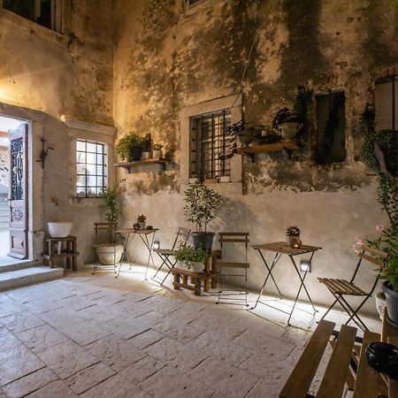 ホテル History House Moja Ti 1830 In Old Town Senj セニ エクステリア 写真