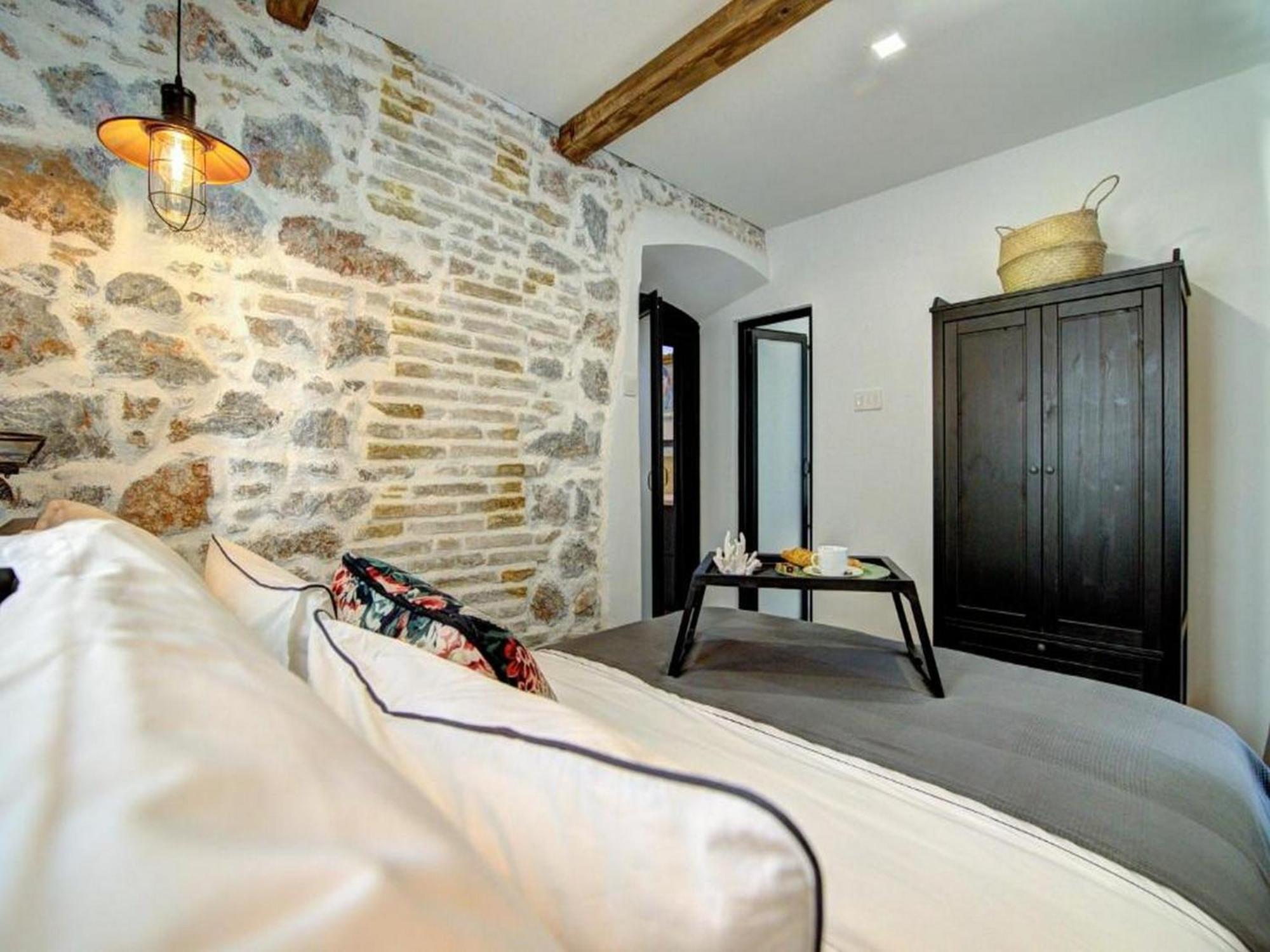 ホテル History House Moja Ti 1830 In Old Town Senj セニ 部屋 写真