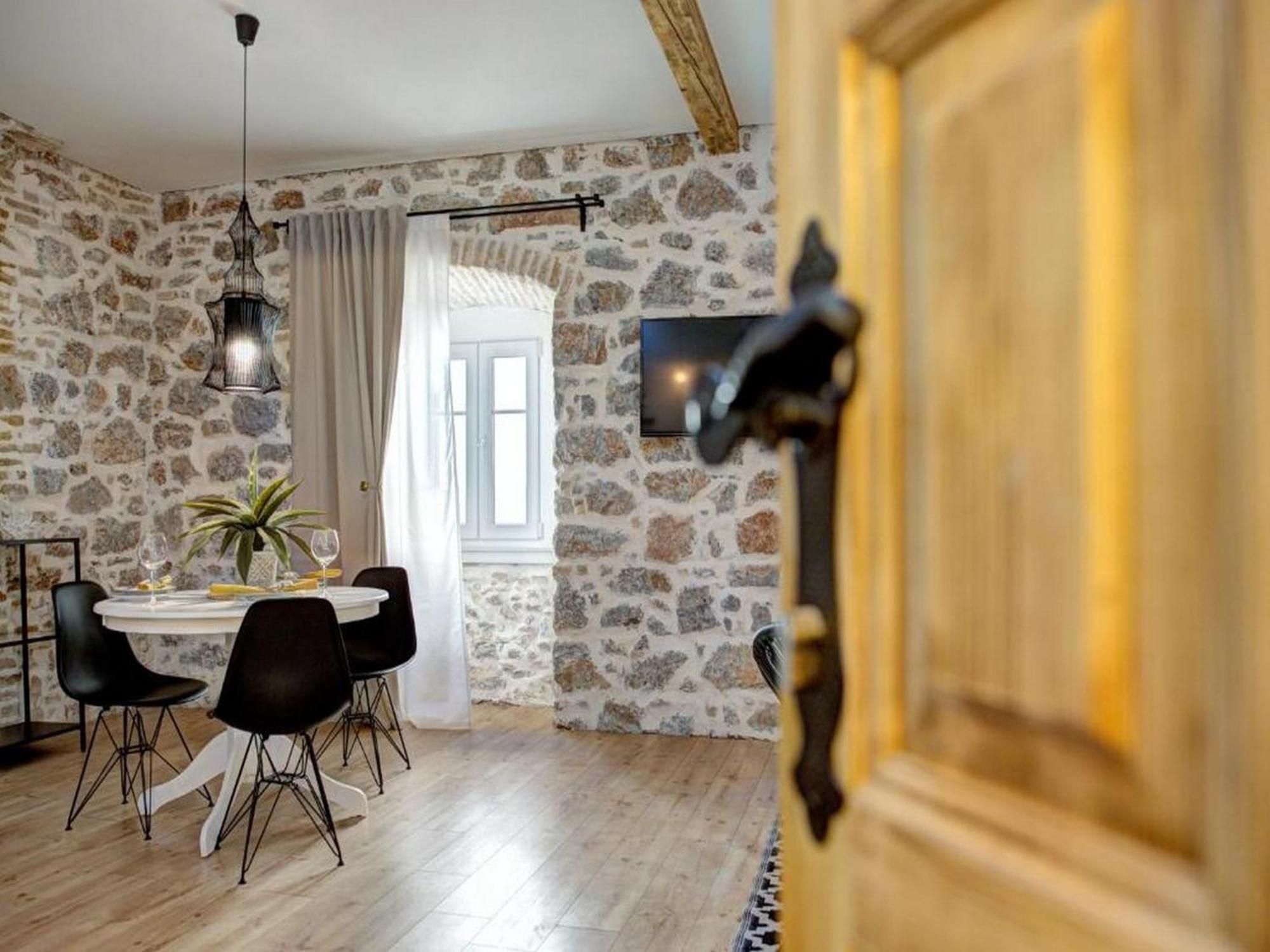 ホテル History House Moja Ti 1830 In Old Town Senj セニ 部屋 写真